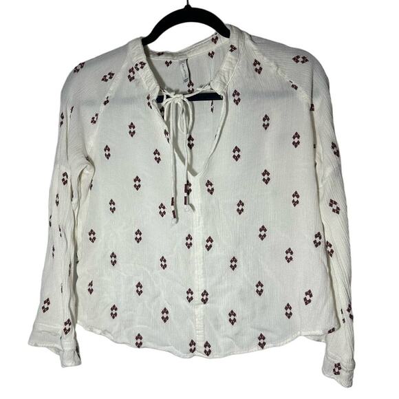 GF Collection Woman's Tie Front White Blouse Size Medium - Picture 1 of 6